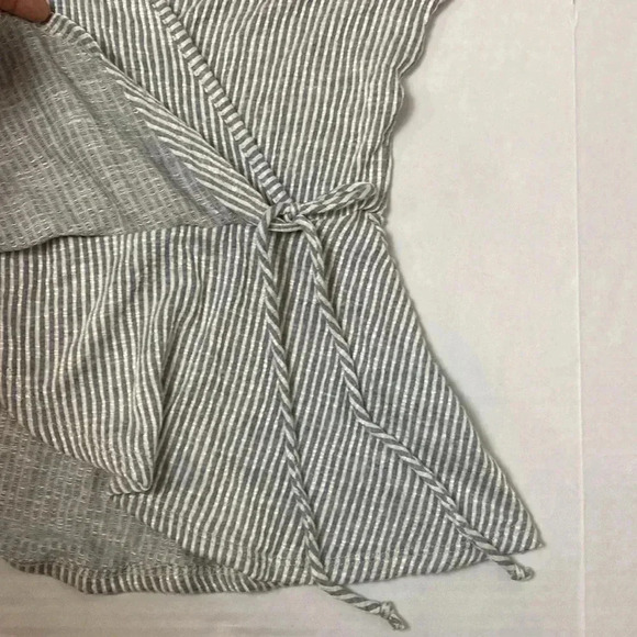 CAUTION TO THE WIND Women's Grey Peplum
Wrap Blouse Medium Med Top Shirt Gray - Picture 6 of 8